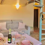 The Painter's Nest With Private Garden דירה *