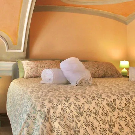아파트 The Painter's Nest With Private Garden *