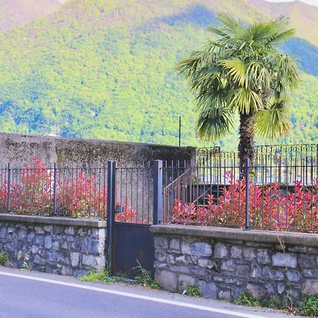 The Painter's Nest With Private Garden 아파트 시마
